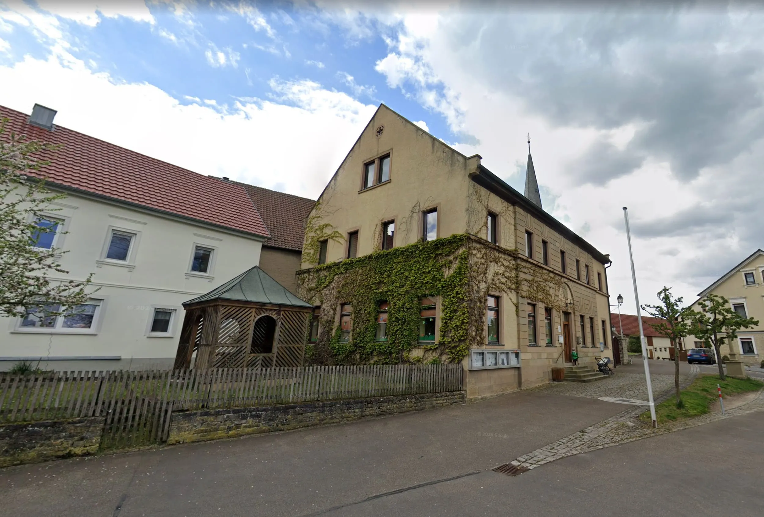 Eingangsschild der Katholischen Öffentlichen Bücherei Untereuerheim.